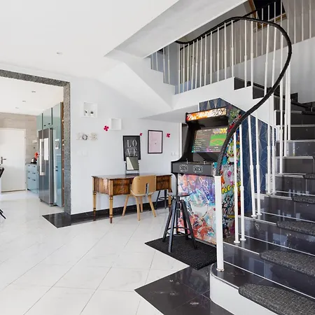 Strasbourg - Ours - Prive, Sauna, Borne D'arcade, Babyfoot