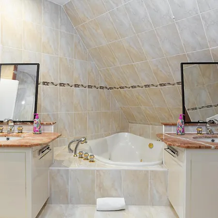Villa Ours - Prive, Climatisation, Sauna, Borne D'arcade, Babyfoot *