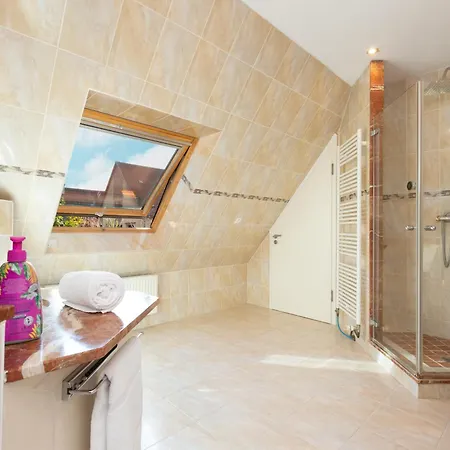 Ours - Prive, Climatisation, Sauna, Borne D'arcade, Babyfoot *