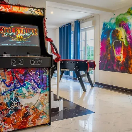 Strasbourg - Ours - Prive, Sauna, Borne D'arcade, Babyfoot *