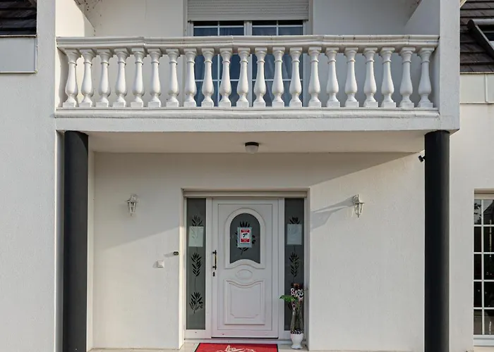 Strasbourg - Ours - Prive, Sauna, Borne D'arcade, Babyfoot *