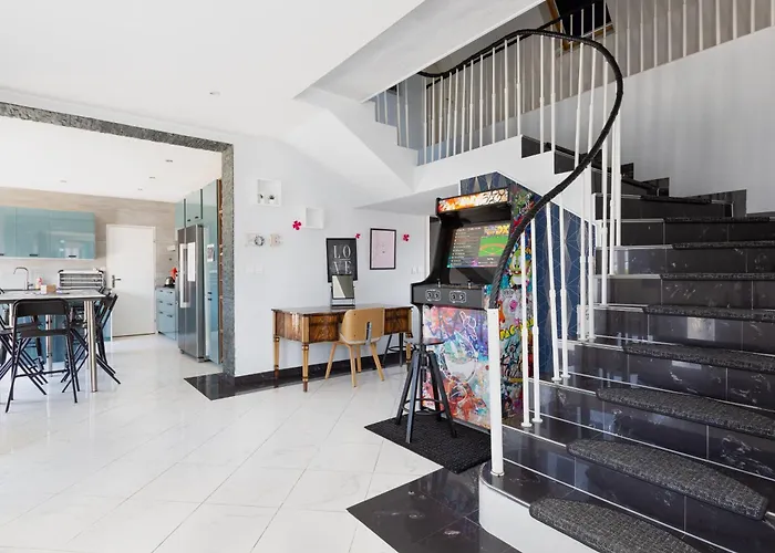 Strasbourg - Ours - Prive, Sauna, Borne D'arcade, Babyfoot